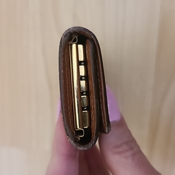 Louis Vuitton | Monogram Unisex Canvas Leather Logo Keychains & Card Holder - Picture 5 of 10